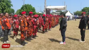 Apel besar pasukan dan pengukuhan Aliansi Wargo Hutomo berlangsung di Alun-Alun Banjarnegara, Jawa Tengah.